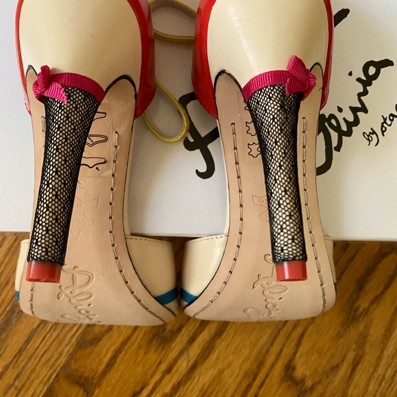 Alice and Olivia stace face peep toe pump - Picture 4 of 4